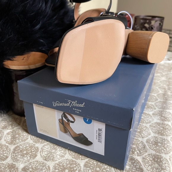 NEW Women's Lauren Heels - Universal Thread" Black SIZE 7 - Picture 5 of 6